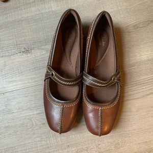 Clarks Cloudsteppers Flats